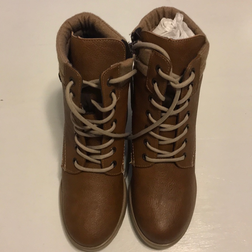 Combat boots